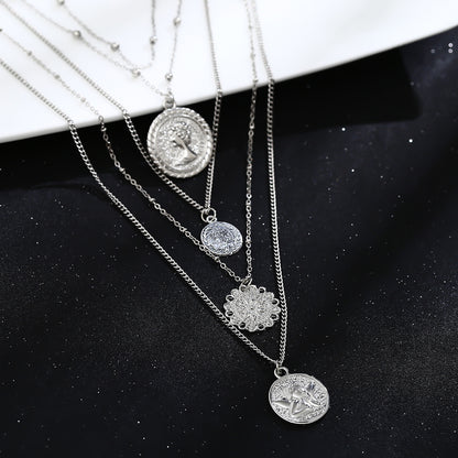 Retro Queen Creative Necklace